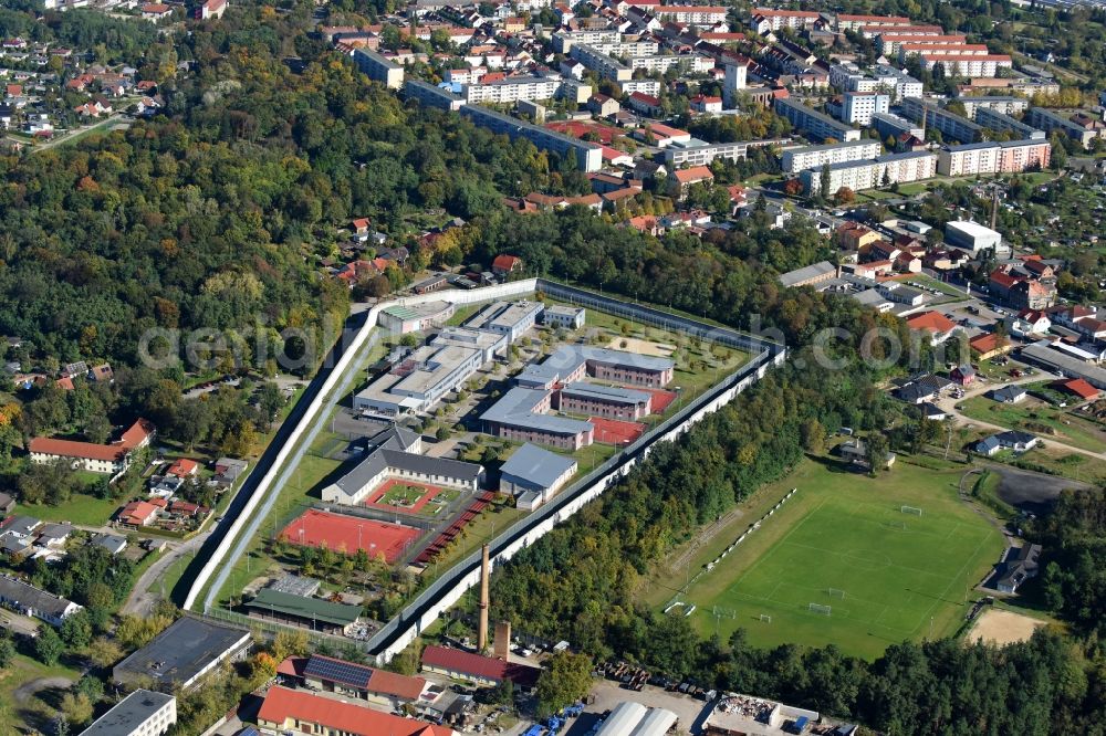 Wriezen from above - Prison grounds and high security fence Prison on Schulzendorfer Strasse in Wriezen in the state Brandenburg, Germany