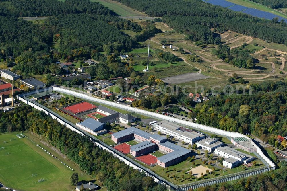 Aerial photograph Wriezen - Prison grounds and high security fence Prison on Schulzendorfer Strasse in Wriezen in the state Brandenburg, Germany