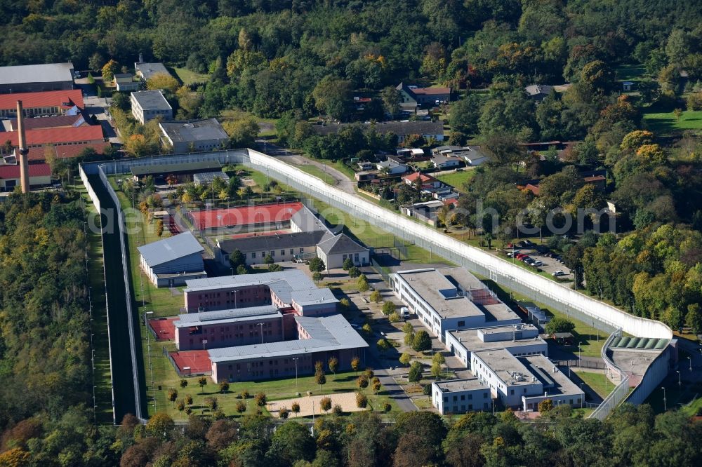 Wriezen from the bird's eye view: Prison grounds and high security fence Prison on Schulzendorfer Strasse in Wriezen in the state Brandenburg, Germany