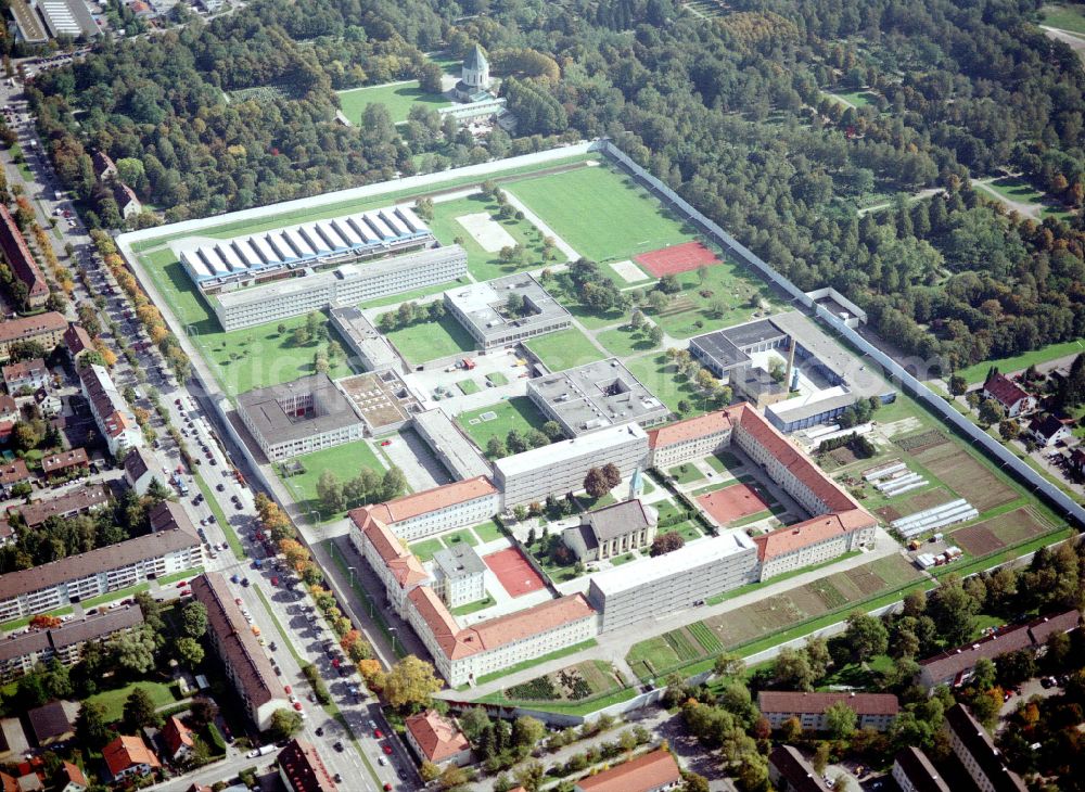 München from above - Prison grounds and security fencing of JVA Prison at Stadelheimer Strasse in Munich, Giesing, in the state of Bavaria