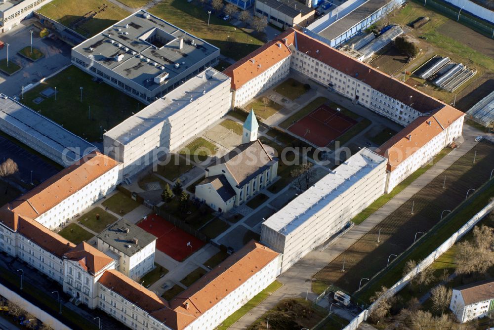 Aerial image München - Prison grounds and security fencing of JVA Prison at Stadelheimer Strasse in Munich, Giesing, in the state of Bavaria