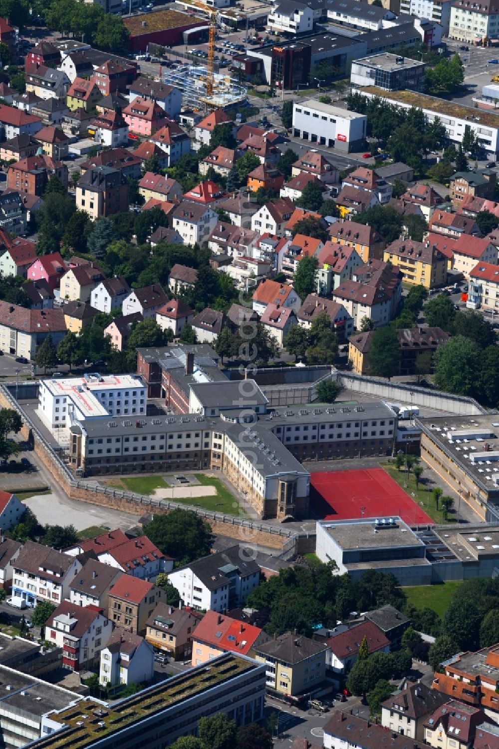 Aerial photograph Heilbronn - Prison grounds and high security fence Prison on Steinstrasse in Heilbronn in the state Baden-Wurttemberg, Germany