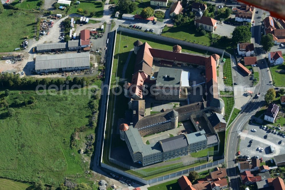 Untermaßfeld from the bird's eye view: Prison grounds and high security fence Prison in Untermassfeld in the state Thuringia