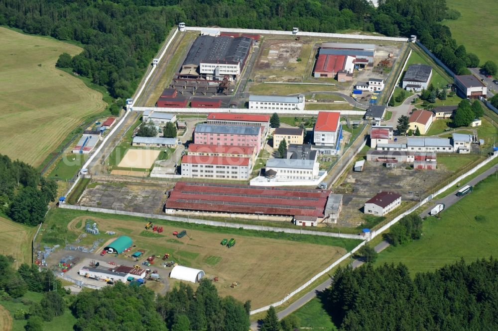 Aerial photograph Horni Slavkov - Prison grounds and high security fence Prison Veznice Horni Slavkov in Horni Slavkov in Cechy - Boehmen, Czech Republic