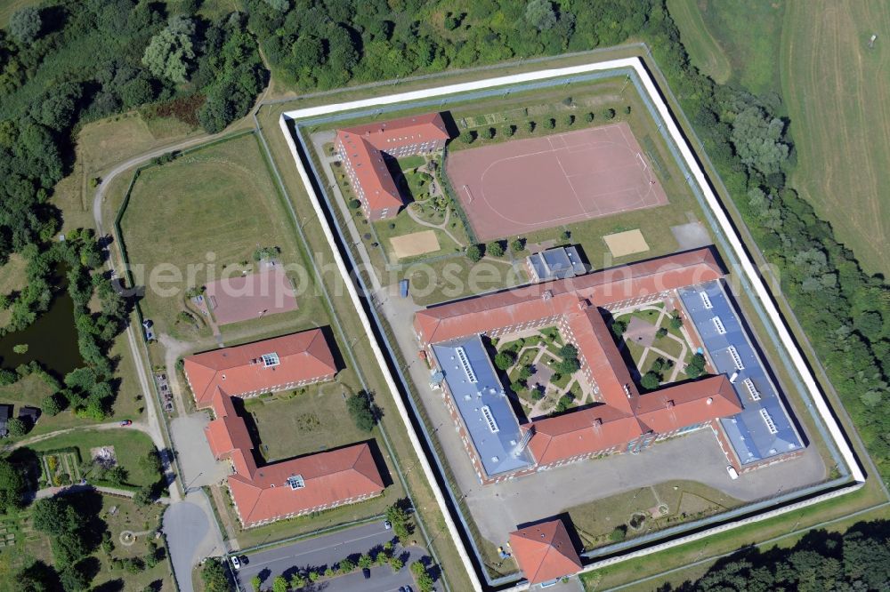 Dummerstorf from the bird's eye view: Prison grounds and high security fence Prison Waldeck in Dummerstorf in the state Mecklenburg - Western Pomerania