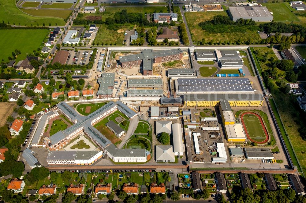 Aerial image Werl - Prison grounds and high security fence Prison in Werl in the state North Rhine-Westphalia