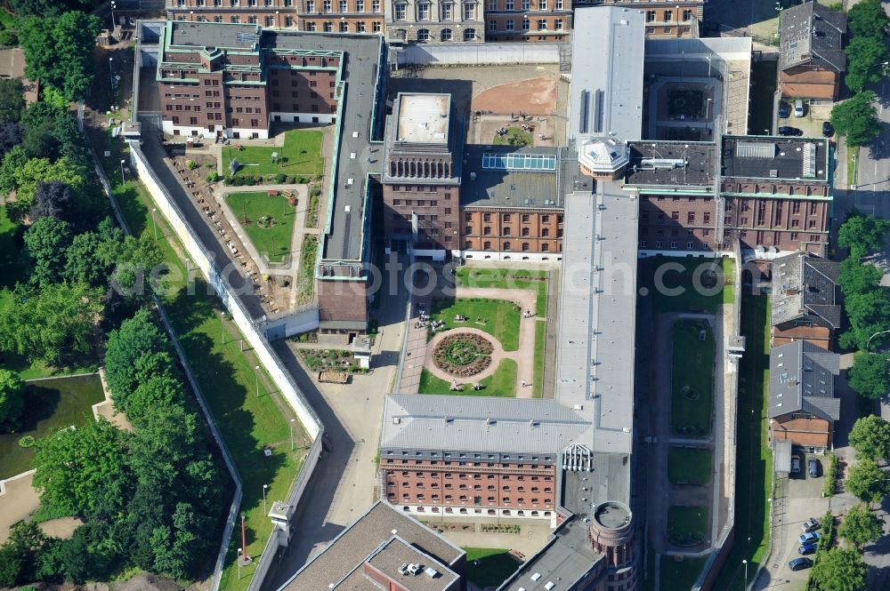 Aerial image Hamburg - The grounds of the prison remand center in Hamburg. The detention center in Hamburg, is an institution of the closed operation with a central hospital