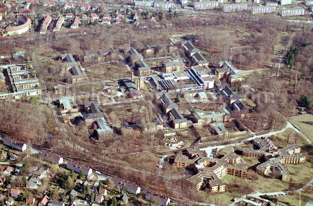 Berlin - Reinickendorf from above - Gelände der Karl-Bonhoeffer-Nervenklinik am gleichnamigen S-und U-Bahnhof an der Oranienburger Straße / Eichborndamm in Berlin Reinickendorf, nordöstlich des Flughafens Berlin-Tegel.