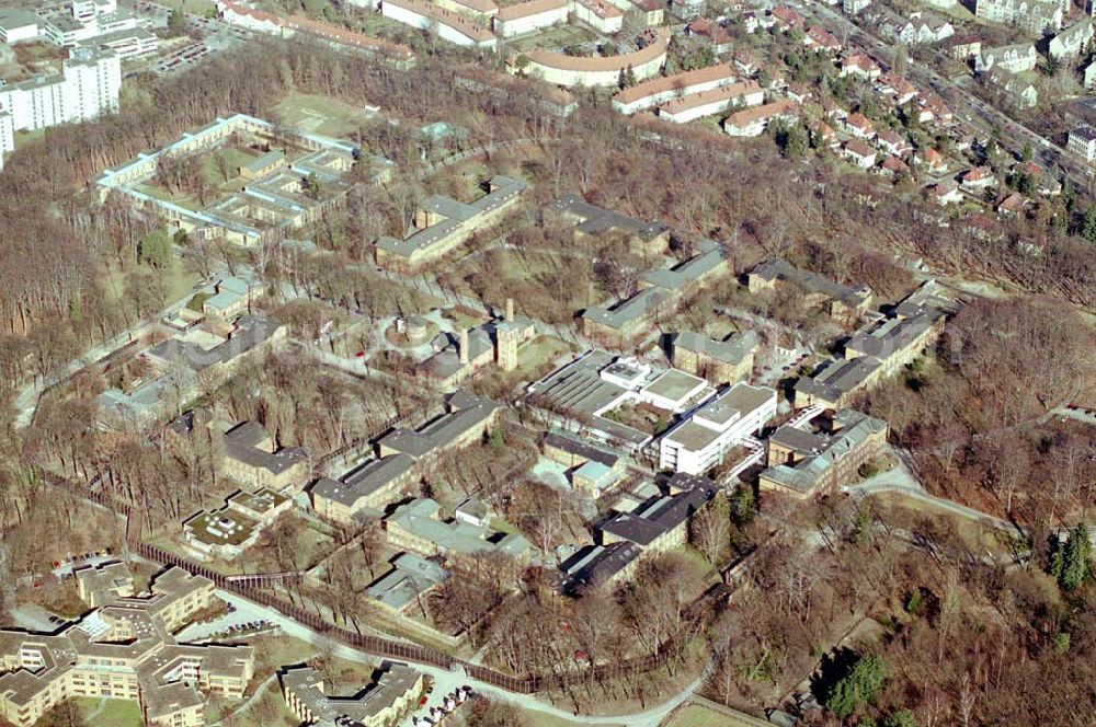 Aerial photograph Berlin - Reinickendorf - Gelände der Karl-Bonhoeffer-Nervenklinik am gleichnamigen S-und U-Bahnhof an der Oranienburger Straße / Eichborndamm in Berlin Reinickendorf, nordöstlich des Flughafens Berlin-Tegel.