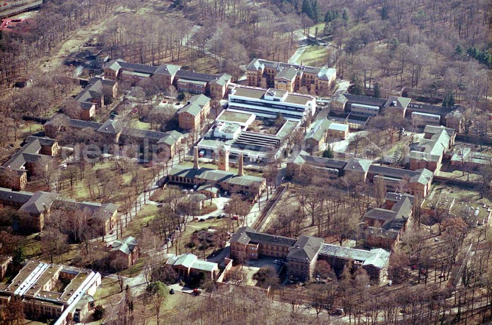 Berlin - Reinickendorf from above - Gelände der Karl-Bonhoeffer-Nervenklinik am gleichnamigen S-und U-Bahnhof an der Oranienburger Straße / Eichborndamm in Berlin Reinickendorf, nordöstlich des Flughafens Berlin-Tegel.