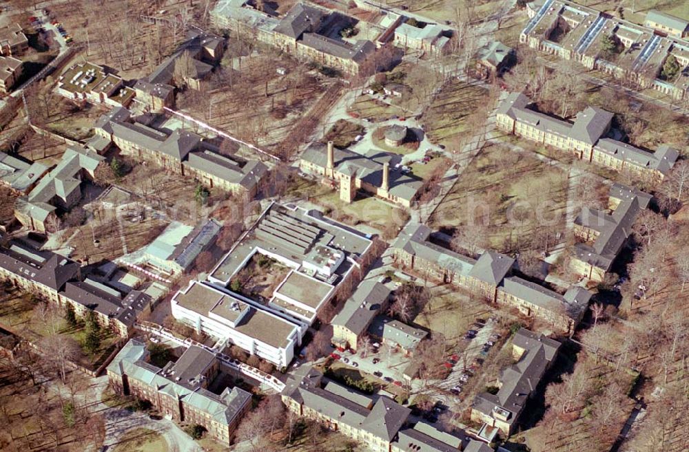 Berlin - Reinickendorf from above - Gelände der Karl-Bonhoeffer-Nervenklinik am gleichnamigen S-und U-Bahnhof an der Oranienburger Straße / Eichborndamm in Berlin Reinickendorf, nordöstlich des Flughafens Berlin-Tegel.