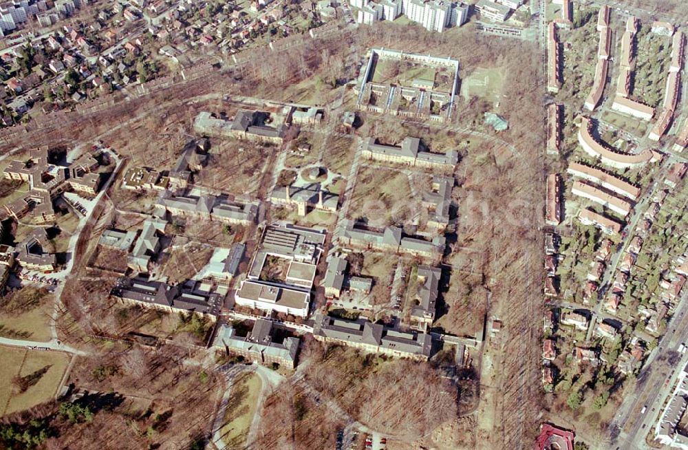 Berlin - Reinickendorf from above - Gelände der Karl-Bonhoeffer-Nervenklinik am gleichnamigen S-und U-Bahnhof an der Oranienburger Straße / Eichborndamm in Berlin Reinickendorf, nordöstlich des Flughafens Berlin-Tegel.