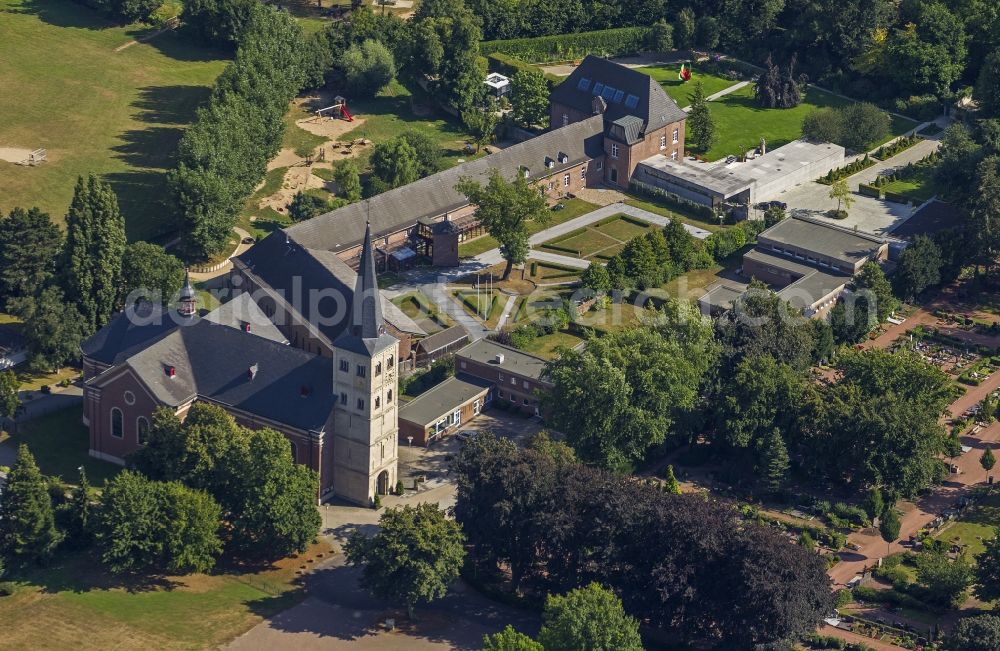 Aerial photograph Grevenbroich - Site of the Church of St. Stephen in Grevenbroich in North Rhine-Westphalia