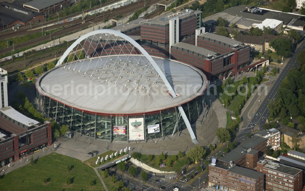 Köln from the bird's eye view: Grounds of the Lanxess Arena on Willy-Brandt-Platz 50679 Cologne - Deutz in North Rhine-Westphalia. The multi-purpose hall is also known under its former name Köln-Deutz-Arena (1996) and Cologne Arena (1996 - 2008)