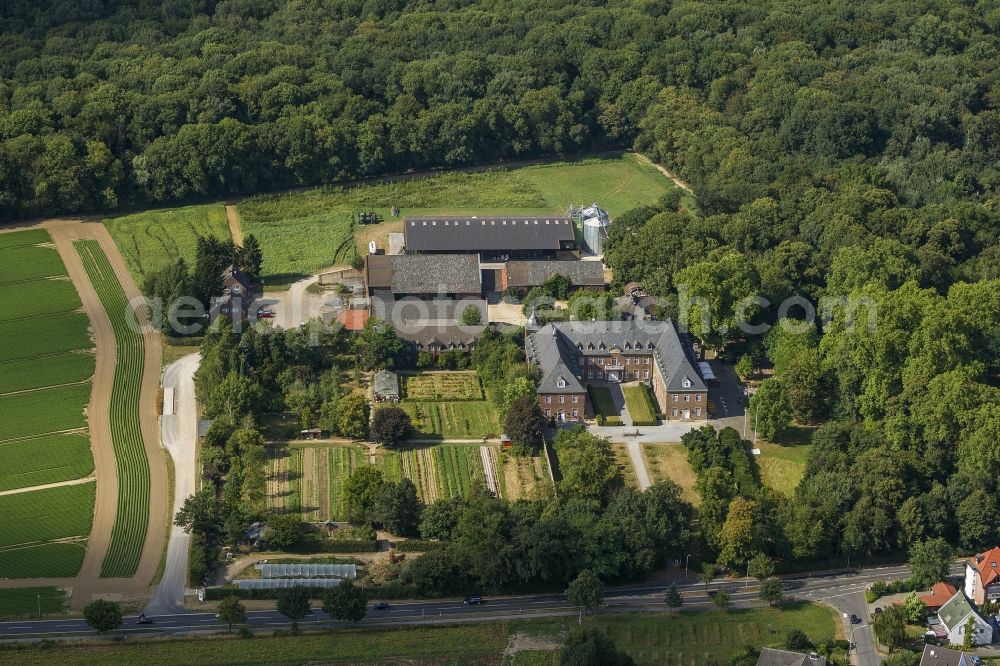 Aerial photograph Grevenbroich Langwaden - Grounds of the monastery Langwaden in Grevenbroich in North Rhine-Westphalia