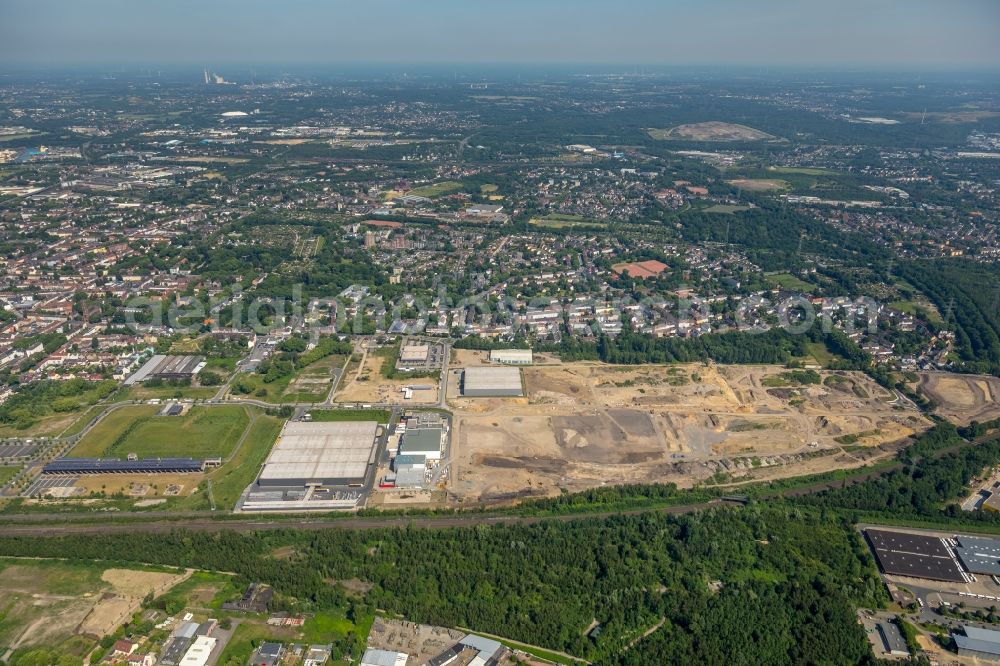 Aerial photograph Gelsenkirchen - Grounds of the future industrial park Schalker Verein East of the logistics center of Wheels Logistics in Gelsenkirchen in the state of North Rhine-Westphalia. The center is part of the newly developed commercial area East on Schalker Verein
