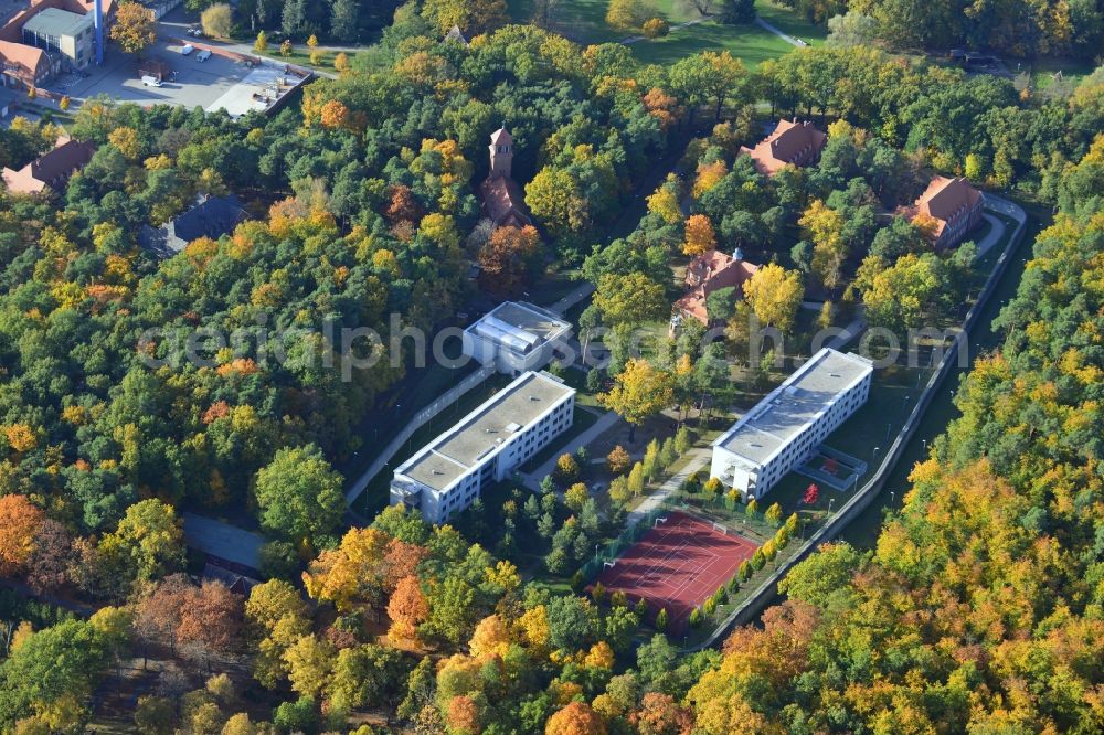 Brandenburg an der Havel from the bird's eye view: Autumn view at the site of the hospital of the JVA correctional facility in the district of Brandenburg Görden in Brandenburg upon Havel in the federal state Brandenburg