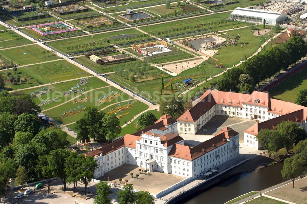 Aerial photograph ORANIENBURG - Blick auf das Gelände der LAGA Landesgartenschau 2009 am Oranienburger Schloß. Landesgartenschau Oranienburg 2009 GmbH, Breite Straße 1, 16515 Oranienburg, Tel.: 0 33 01-60 0-8 30