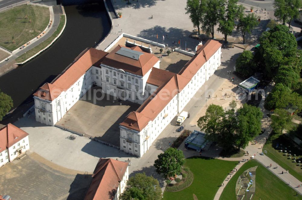 ORANIENBURG from above - Blick auf das Gelände der LAGA Landesgartenschau 2009 am Oranienburger Schloß. Landesgartenschau Oranienburg 2009 GmbH, Breite Straße 1, 16515 Oranienburg, Tel.: 0 33 01-60 0-8 30