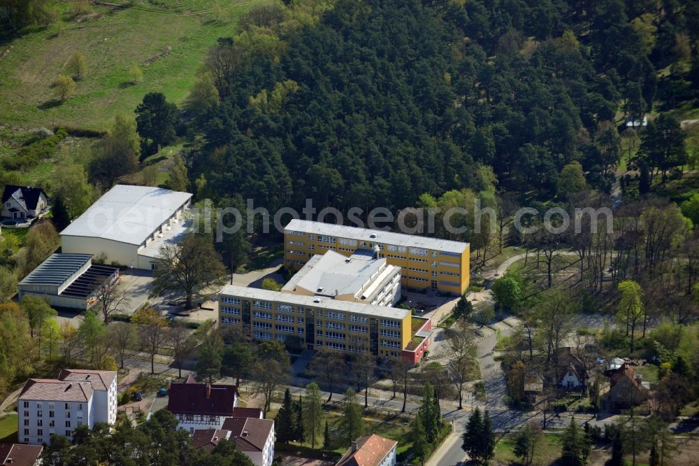 Aerial photograph Falkensee - Grounds of the Lise-Meitner Gymnasium at Ruppin street in Falkensee in Brandenburg