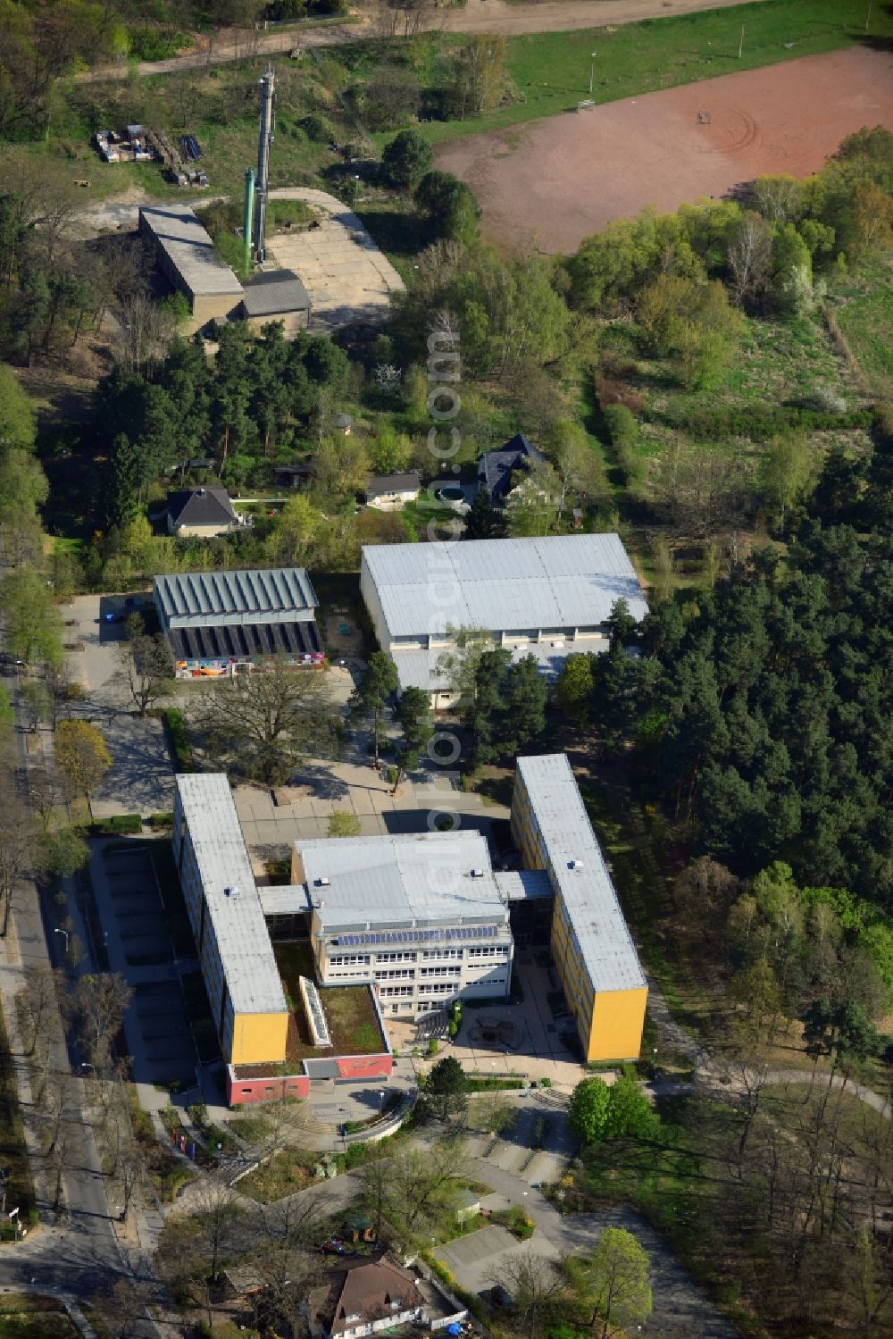 Aerial image Falkensee - Grounds of the Lise-Meitner Gymnasium at Ruppin street in Falkensee in Brandenburg