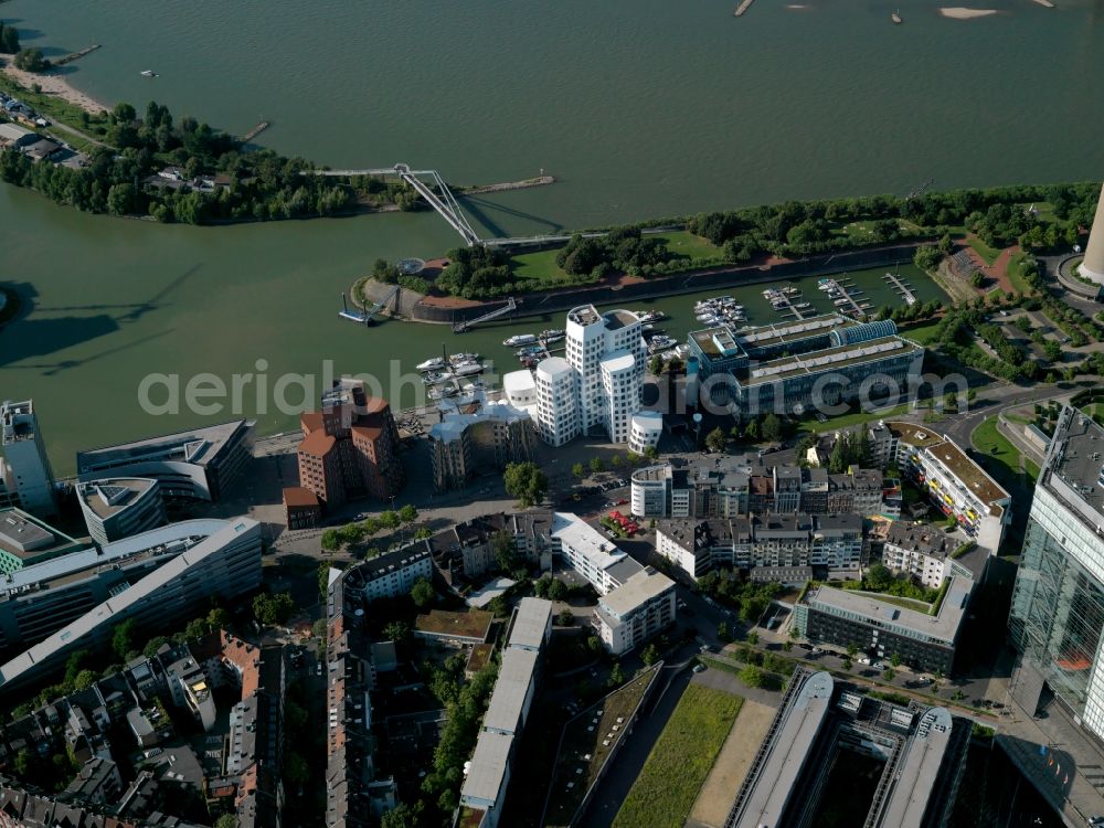 Aerial photograph Düsseldorf - Site of the Düsseldorf media harbor on the banks of the Rhine in North Rhine-Westphalia