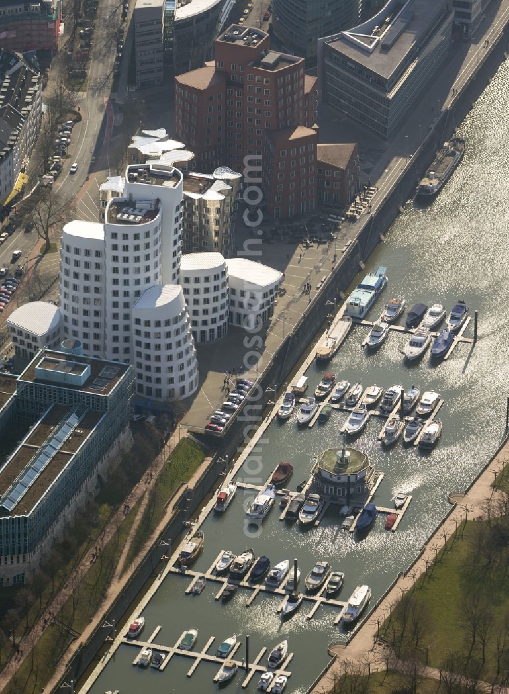 Aerial image Düsseldorf - Site of the Düsseldorf media harbor on the banks of the Rhine in North Rhine-Westphalia