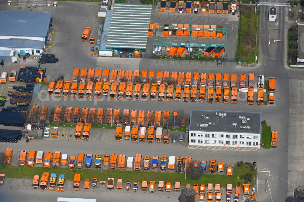 Berlin from the bird's eye view: Site waste and recycling sorting BSR Recyclinghof Nordring in the district Marzahn in Berlin, Germany