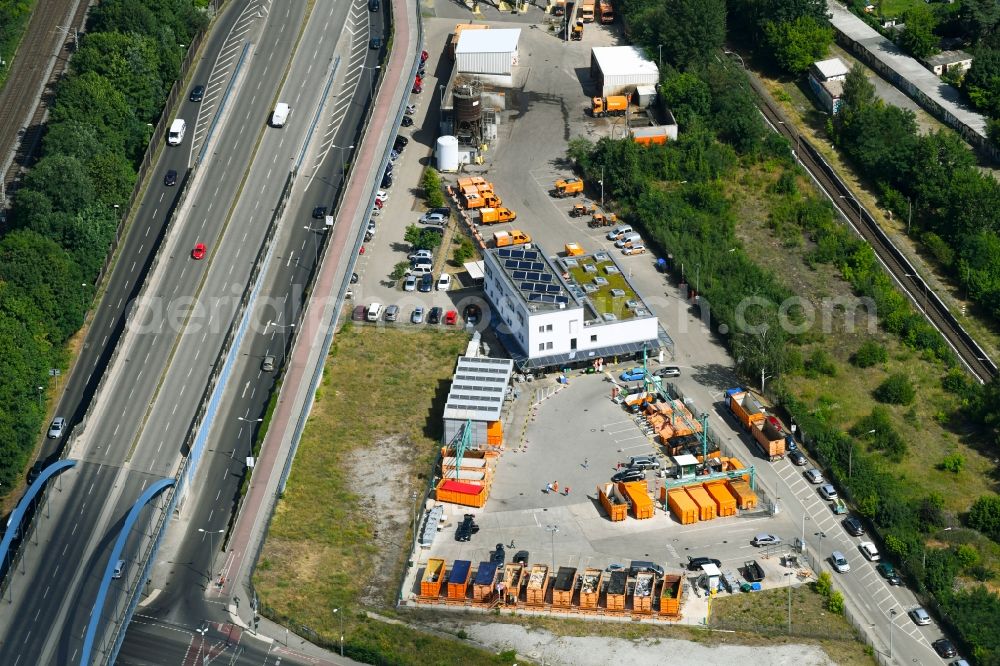 Berlin from the bird's eye view: Site waste and recycling sorting BSR Recyclinghof on Oberspreestrasse in the district Spindlersfeld in Berlin, Germany