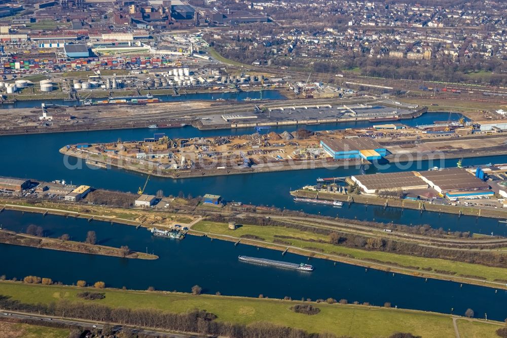 Aerial image Duisburg - Site waste and recycling sorting of TSR Recycling GmbH & Co. KG on the Schrottinsel in Duisburg at Ruhrgebiet in the state North Rhine-Westphalia, Germany