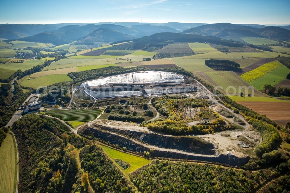 Aerial photograph Meschede - Site of the landfill of the waste disposal company of the Hochsauerlandkreis ( AHSK ) and the company for waste management Hochsauerland mbH ( GAH ) in Meschede in the state North Rhine-Westphalia