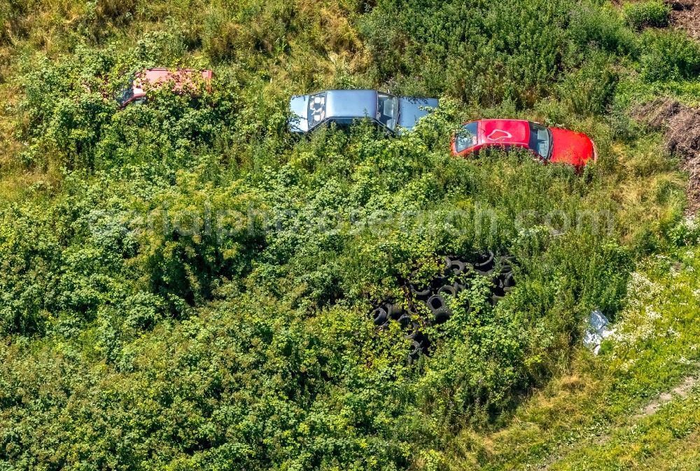 Wetter (Ruhr) from the bird's eye view: Site of the landfill and scrap yard to Autowrack- disposal and disassembly in the district Esborn in Wetter (Ruhr) in the state North Rhine-Westphalia, Germany