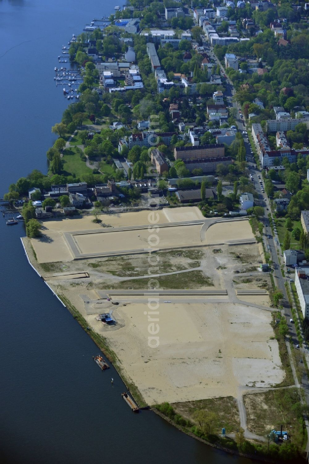 Berlin from above - View of the area of the new construction project NeueWasserliebe - 52 Grad Nord Wohnen am Wasser in Berlin-Gruenau in the district of Gruenau in Berlin