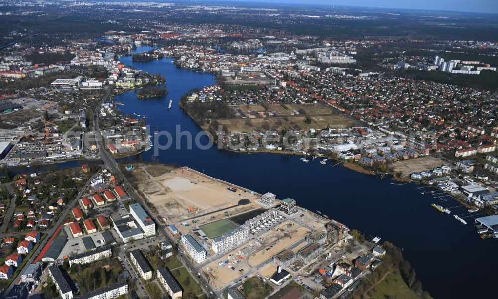 Berlin from above - Gelände des Neubauprojektes NeueWasserliebe - 52 Grad Nord Wohnen am Wasser in Berlin-Grünau im Ortsteil Grünau in Berlin