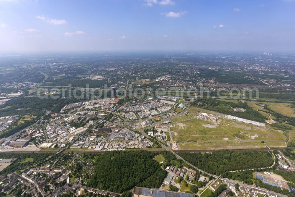 Aerial photograph Oberhausen - Site of the new center on the Rhine-Herne Canal with the site of the shopping and leisure center CentrO at the former location of the steel plant in Oberhausen, North Rhine-Westphalia