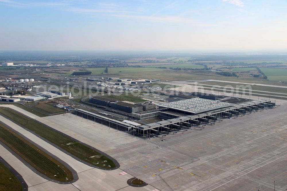 Aerial photograph Schönefeld - Site of the new airport BER / BBI AIRPORT BERLIN BRANDENBURG Willi Brandt in Schönefeld in Brandenburg. The new terminal is in the south of the airport Berlin -Schoenefeld quality built