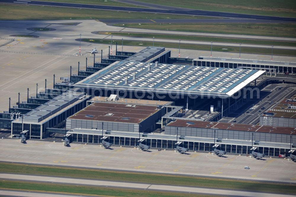 Schönefeld from the bird's eye view: Site of the new airport BER / BBI AIRPORT BERLIN BRANDENBURG Willi Brandt in Schönefeld in Brandenburg. The new terminal is in the south of the airport Berlin -Schoenefeld quality built