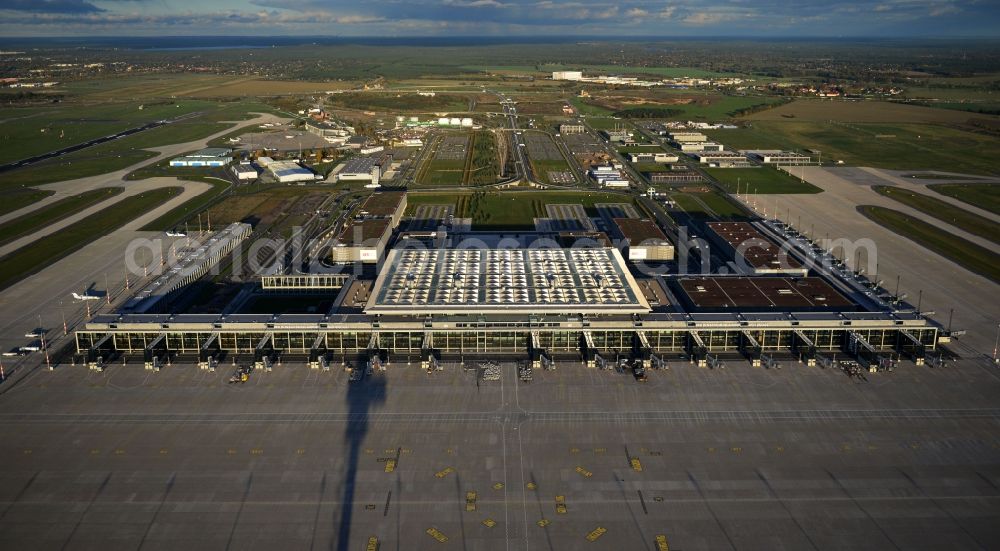 Aerial photograph Schönefeld - Site of the new airport BER / BBI AIRPORT BERLIN BRANDENBURG Willi Brandt in Schönefeld in Brandenburg. The new terminal is in the south of the airport Berlin -Schoenefeld quality built