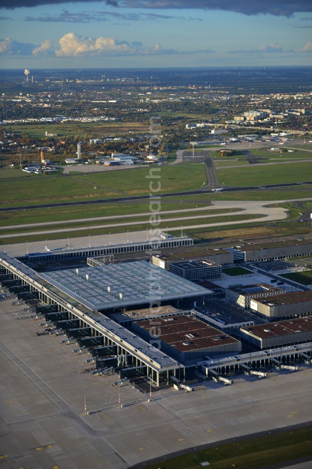 Schönefeld from above - Site of the new airport BER / BBI AIRPORT BERLIN BRANDENBURG Willi Brandt in Schönefeld in Brandenburg. The new terminal is in the south of the airport Berlin -Schoenefeld quality built