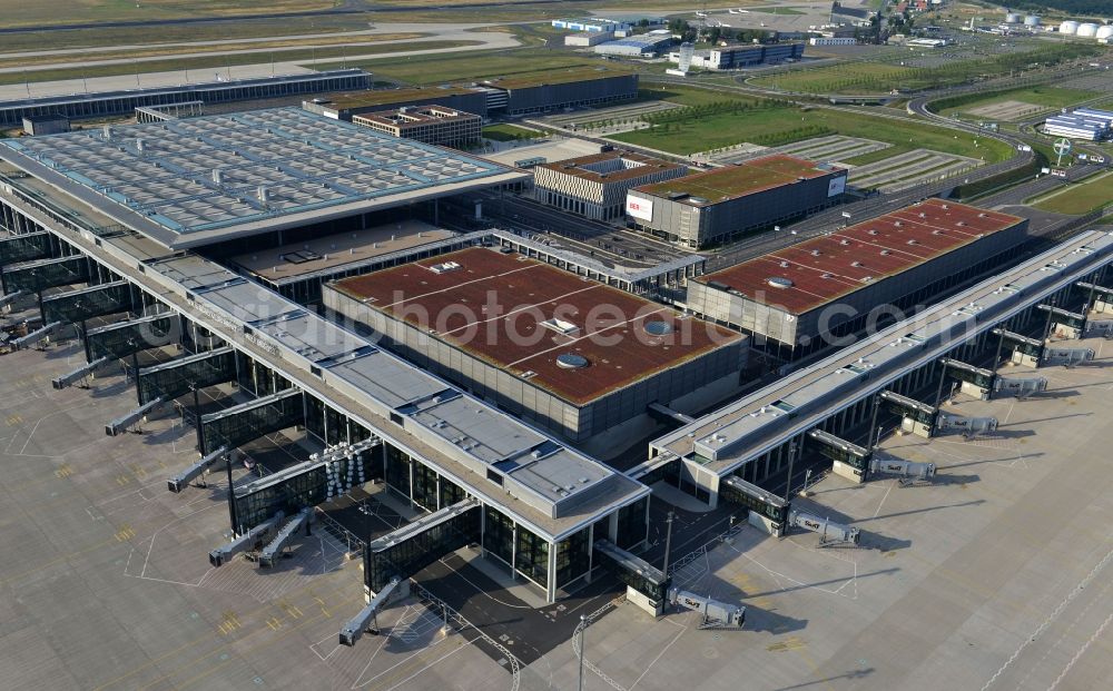 Aerial photograph Schönefeld - Site of the new airport BER / BBI AIRPORT BERLIN BRANDENBURG Willi Brandt in Schönefeld in Brandenburg. The new terminal is in the south of the airport Berlin -Schoenefeld quality built