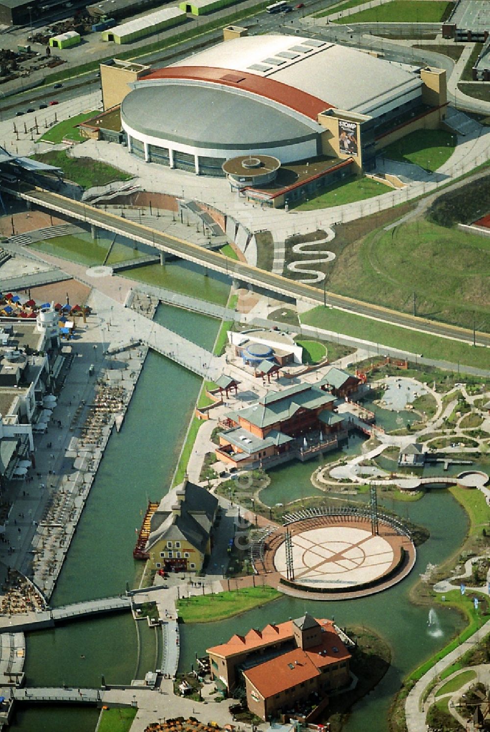 Oberhausen from the bird's eye view: The former industrial site Gutehoffnungshütte, the new center Oberhausen