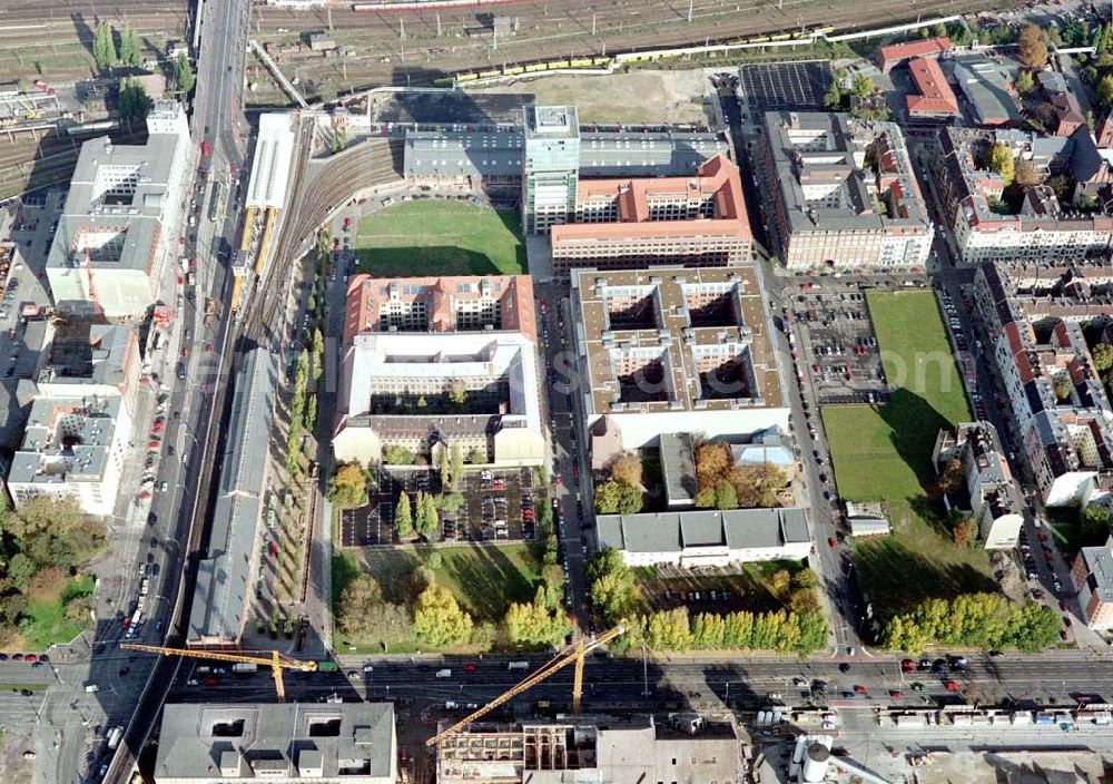 Berlin - Friedrichshain from above - Gelände der Oberbaumcity am S-Bahnhof Warschauer Straße in Berlin - Friedrichshain.