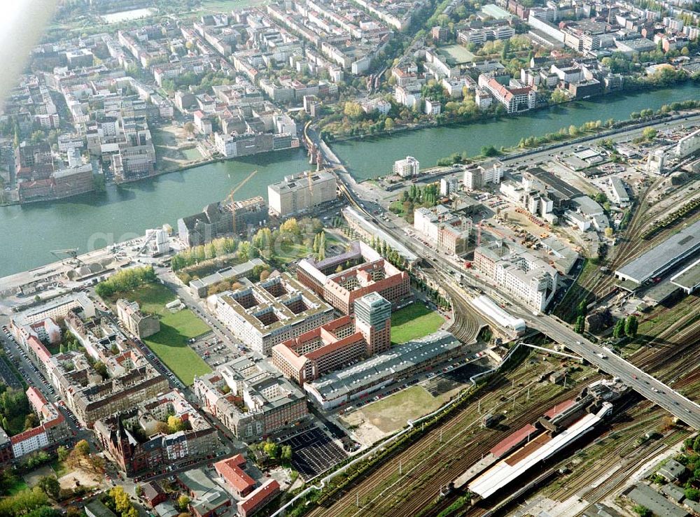 Aerial image Berlin - Friedrichshain - Gelände der Oberbaumcity am S-Bahnhof Warschauer Straße in Berlin - Friedrichshain.