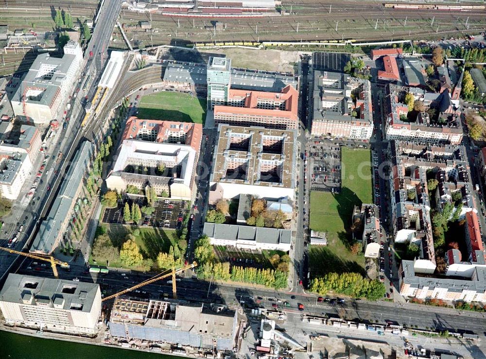 Aerial photograph Berlin - Friedrichshain - Gelände der Oberbaumcity am S-Bahnhof Warschauer Straße in Berlin - Friedrichshain.