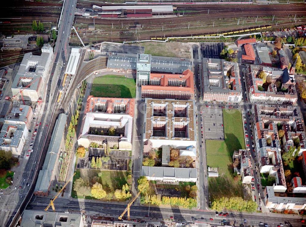 Aerial image Berlin - Friedrichshain - Gelände der Oberbaumcity am S-Bahnhof Warschauer Straße in Berlin - Friedrichshain.