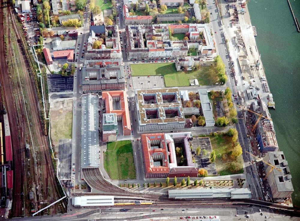 Aerial photograph Berlin - Friedrichshain - Gelände der Oberbaumcity am S-Bahnhof Warschauer Straße in Berlin - Friedrichshain.