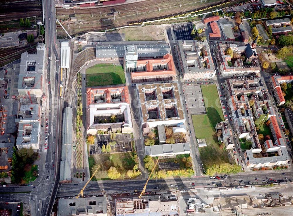 Berlin - Friedrichshain from above - Gelände der Oberbaumcity am S-Bahnhof Warschauer Straße in Berlin - Friedrichshain.