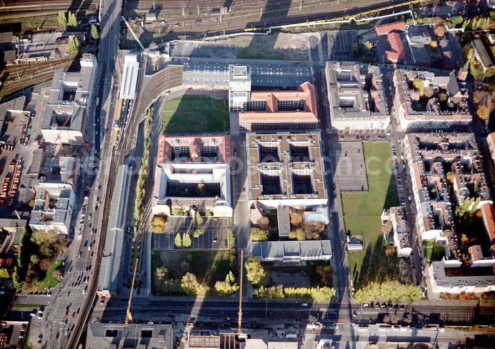 Aerial image Berlin - Friedrichshain - Gelände der Oberbaumcity am S-Bahnhof Warschauer Straße in Berlin - Friedrichshain.