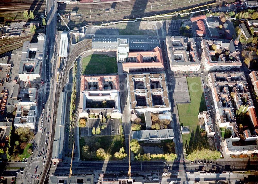 Aerial photograph Berlin - Friedrichshain - Gelände der Oberbaumcity am S-Bahnhof Warschauer Straße in Berlin - Friedrichshain.