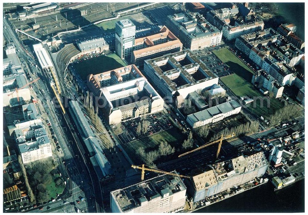 Aerial image Berlin - Friedrichshain - Gelände der Oberbaumcity am S-Bahnhof Warschauer Straße in Berlin - Friedrichshain.